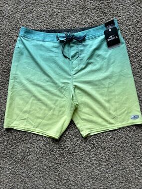 O’Neill Hyperfreak Above the knee 19’’ Stretch Men’s Color Aqua Ombre Size 36‎